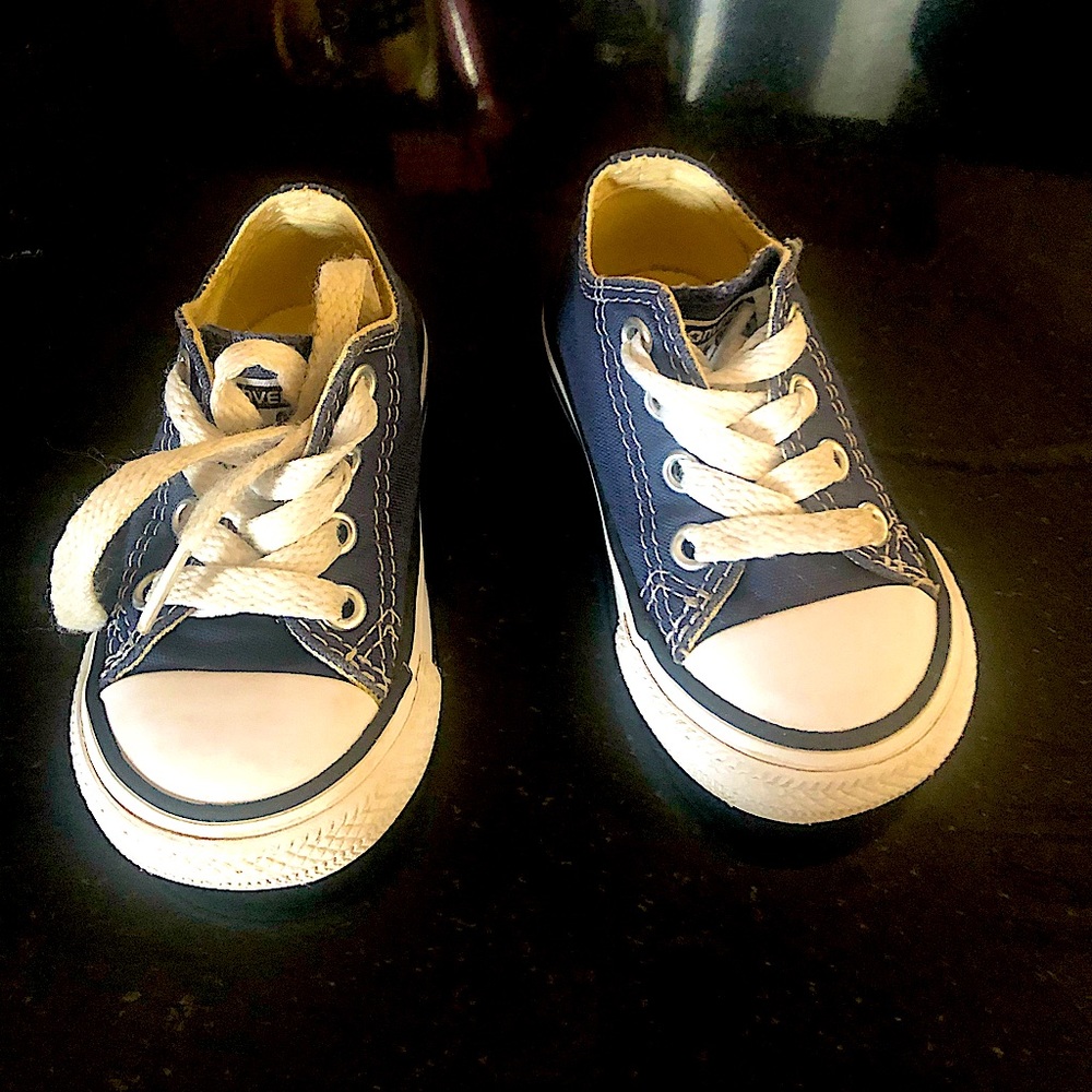 Infant Converse Chuck Taylor all stars SIZE:4